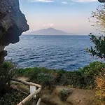 ベッド・アンド・ブレックファスト A B&b,relaxing Location With Seaview ソレント